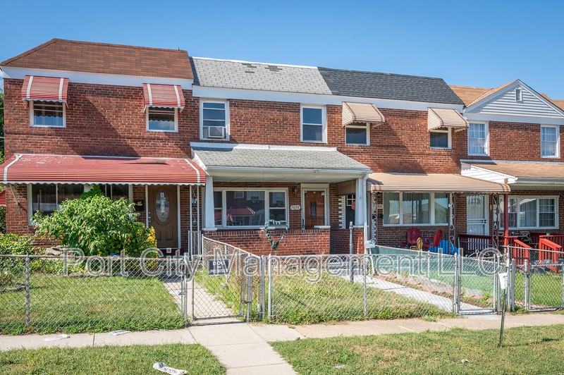 7484 Rabon Ave - Photo 2 of 27