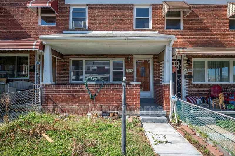 7484 Rabon Ave - Photo 4 of 27