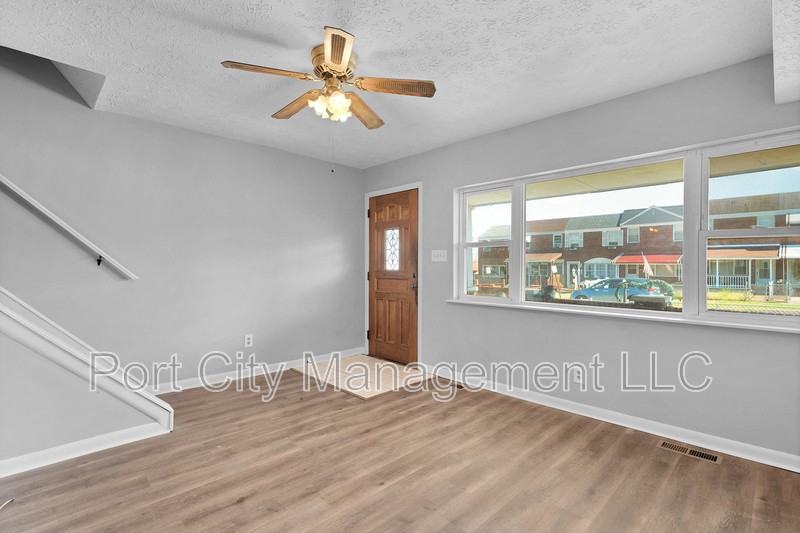 7484 Rabon Ave - Photo 6 of 27