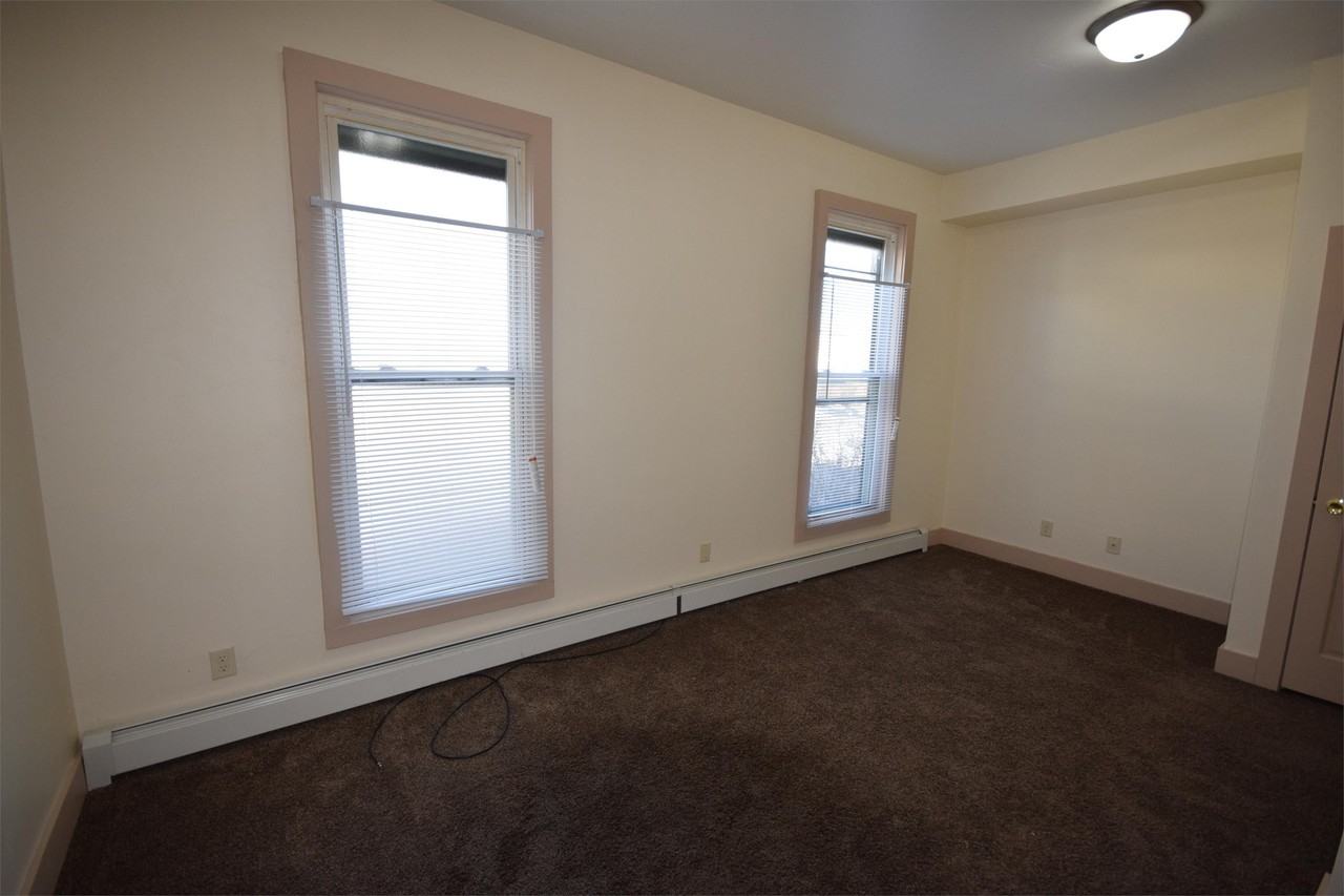 556 Jefferson St. - Photo 4 of 20