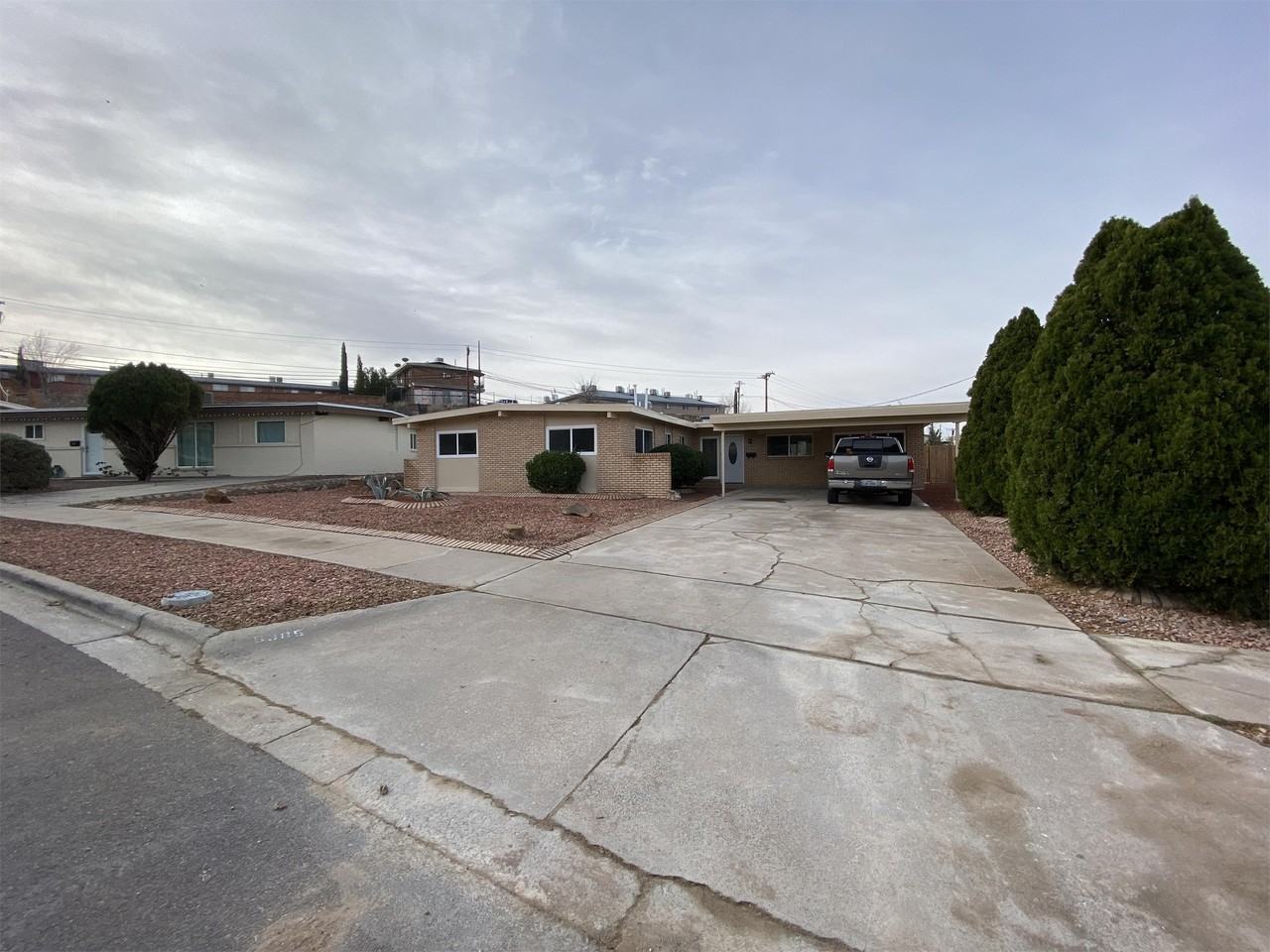 5385 CIRCUS LN - Photo 2 of 21