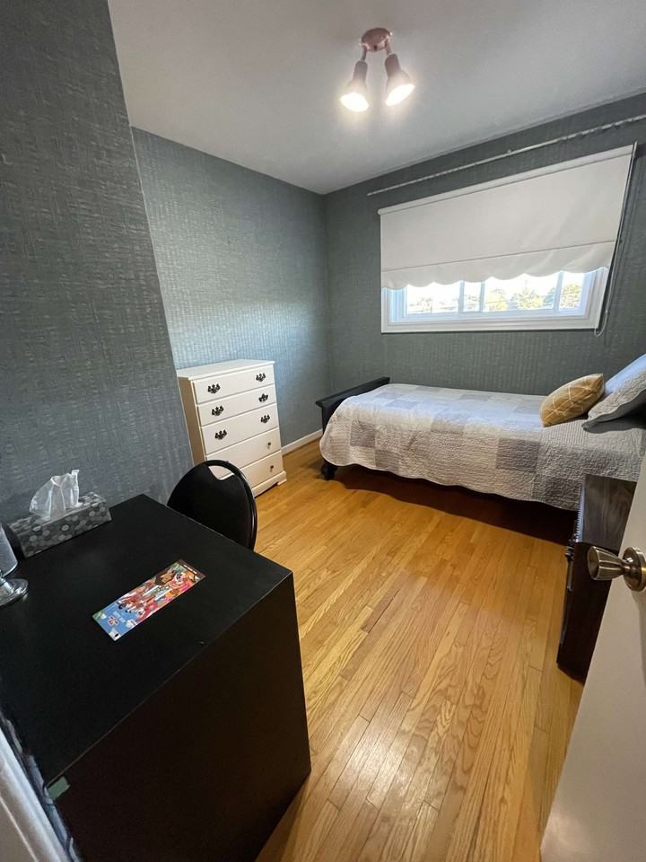 54 Faulkner Crescent - Photo 3 of 10