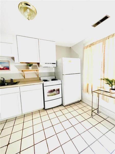 9513 W Ramsgate Dr - Photo 2 of 10