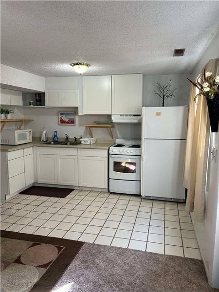 9513 W Ramsgate Dr - Photo 3 of 10