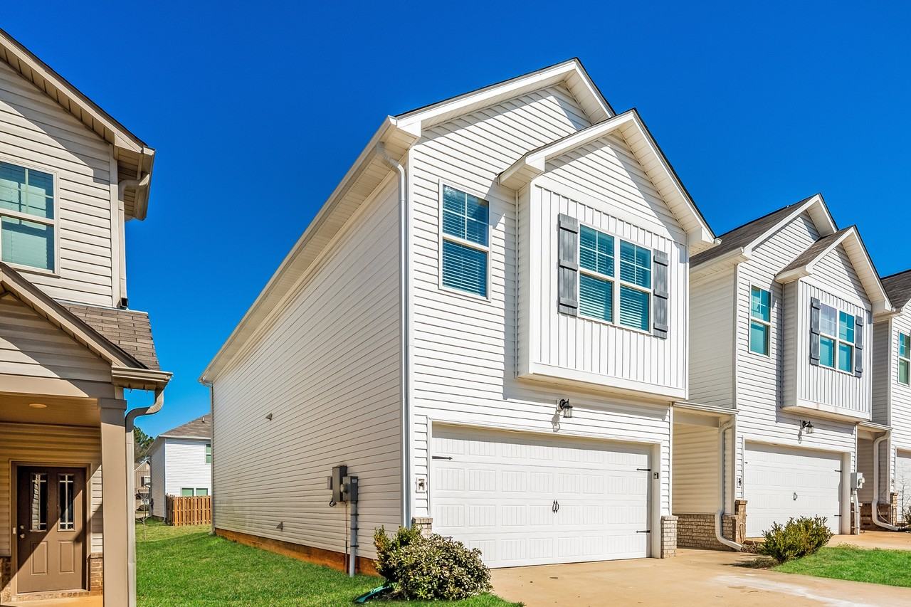 148 The Heights Dr - Photo 2 of 23