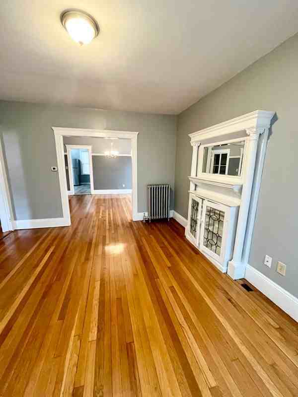 142 Washington St - Photo 3 of 17