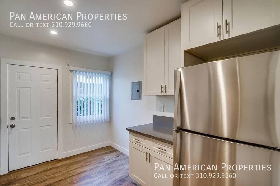 451 W 4th St - Photo 4 of 26