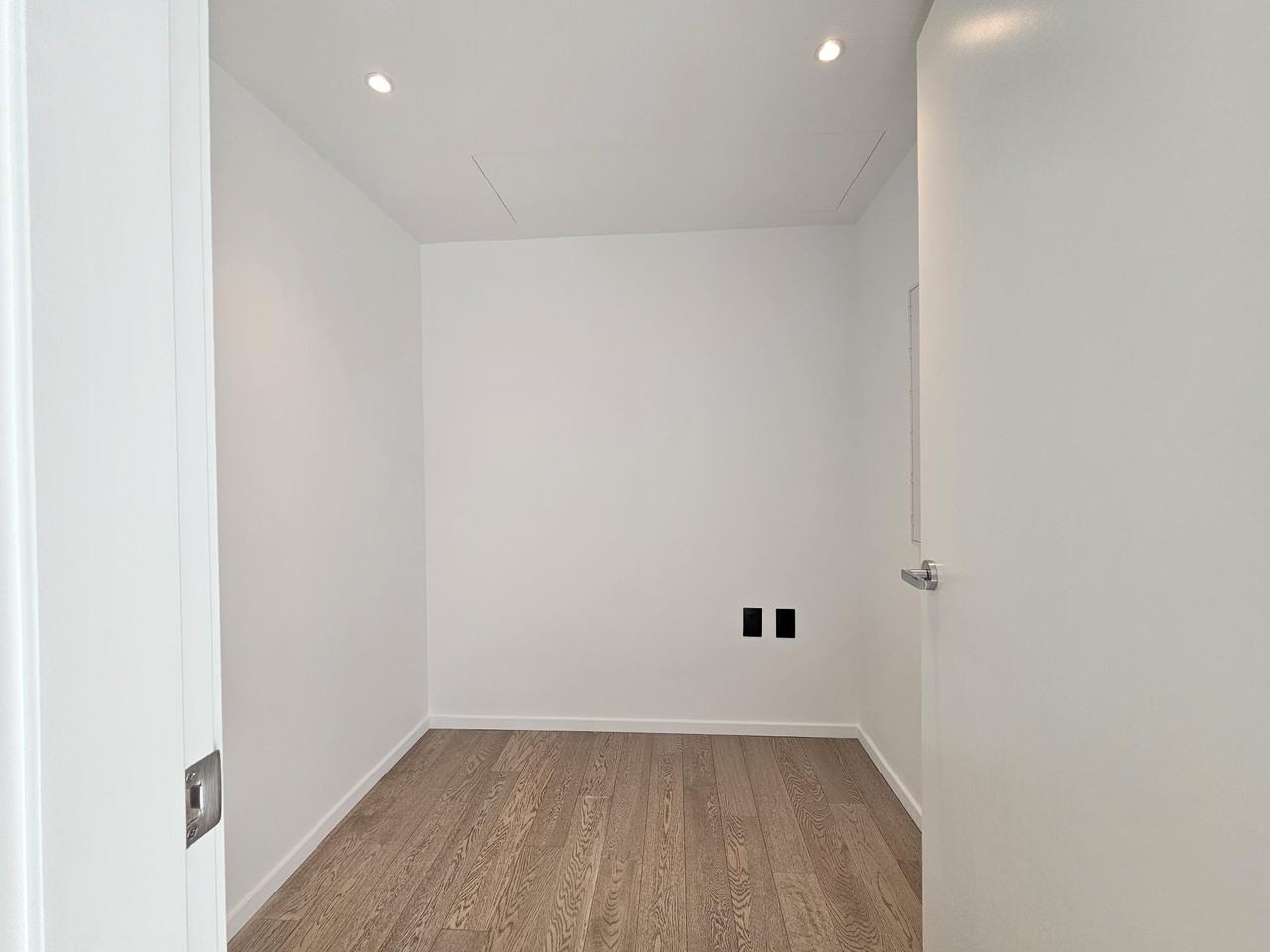 1482 Robson Street #2101 - Photo 5 of 18