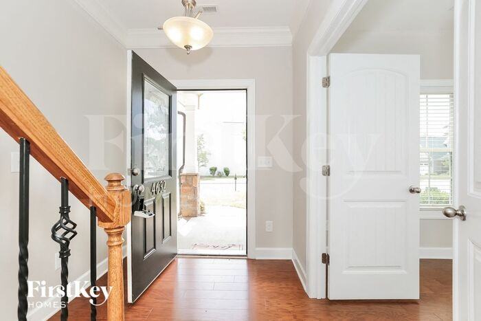 4632 Freestone St - Photo 3 of 16