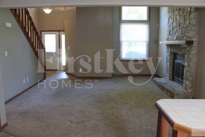 6945 Deerbrook Ct - Photo 3 of 16