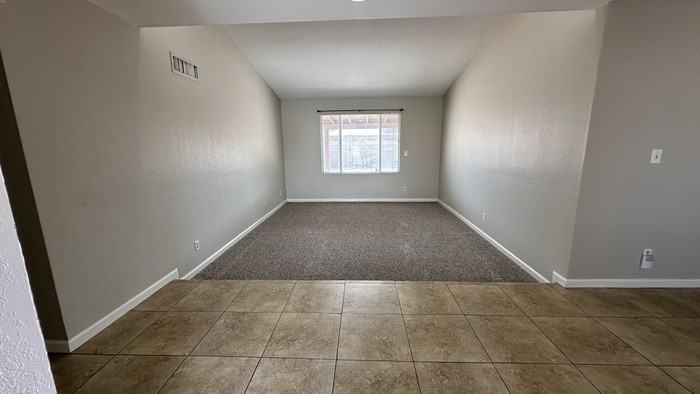 3929 W Saint John Rd - Photo 3 of 20