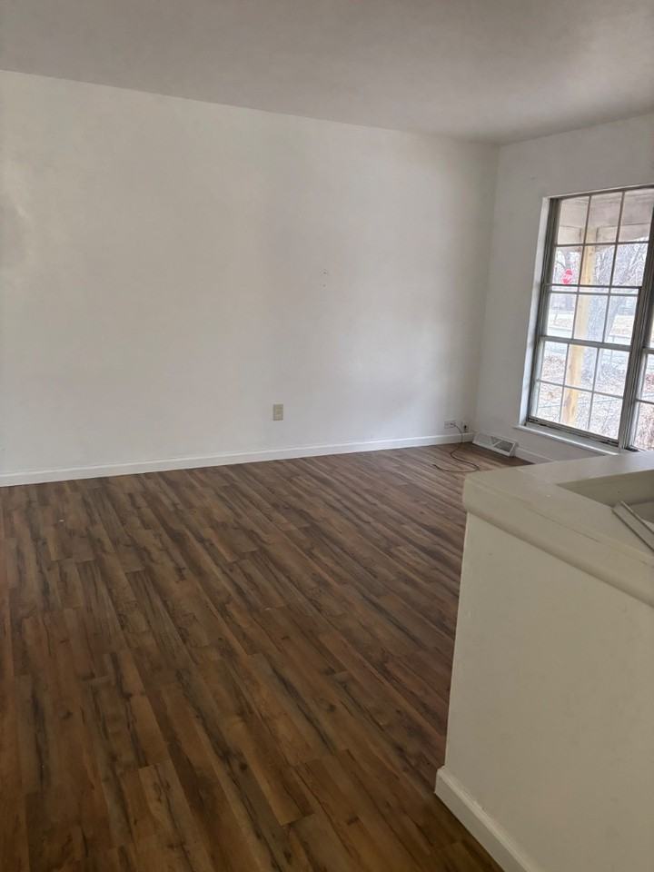 5115 Bagnall Dr - Photo 3 of 20