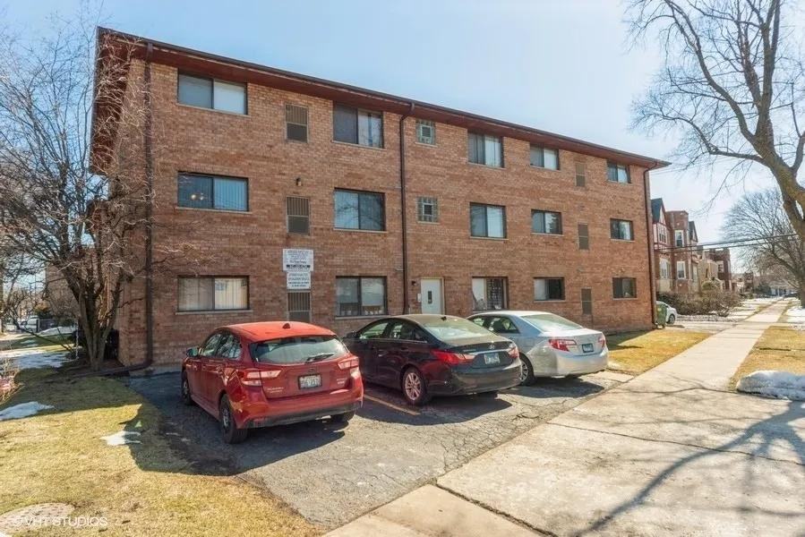 5825 W Higgins Ave - Photo 5 of 13