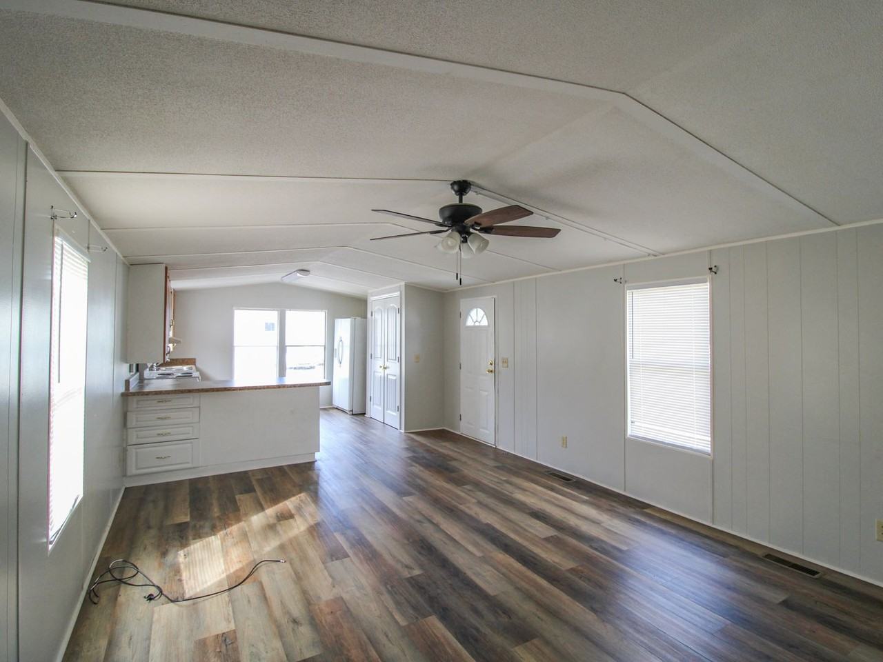 192 Cameron Cir - Photo 4 of 23