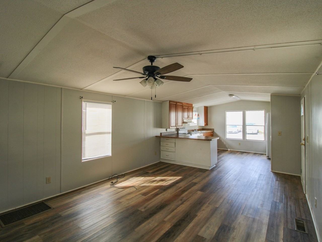 192 Cameron Cir - Photo 5 of 23
