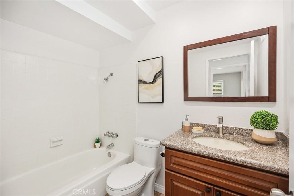 23296 Buckland Ln #D2 - Photo 3 of 9