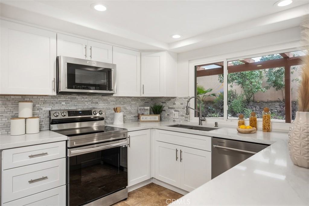 23296 Buckland Ln #D2 - Photo 6 of 9
