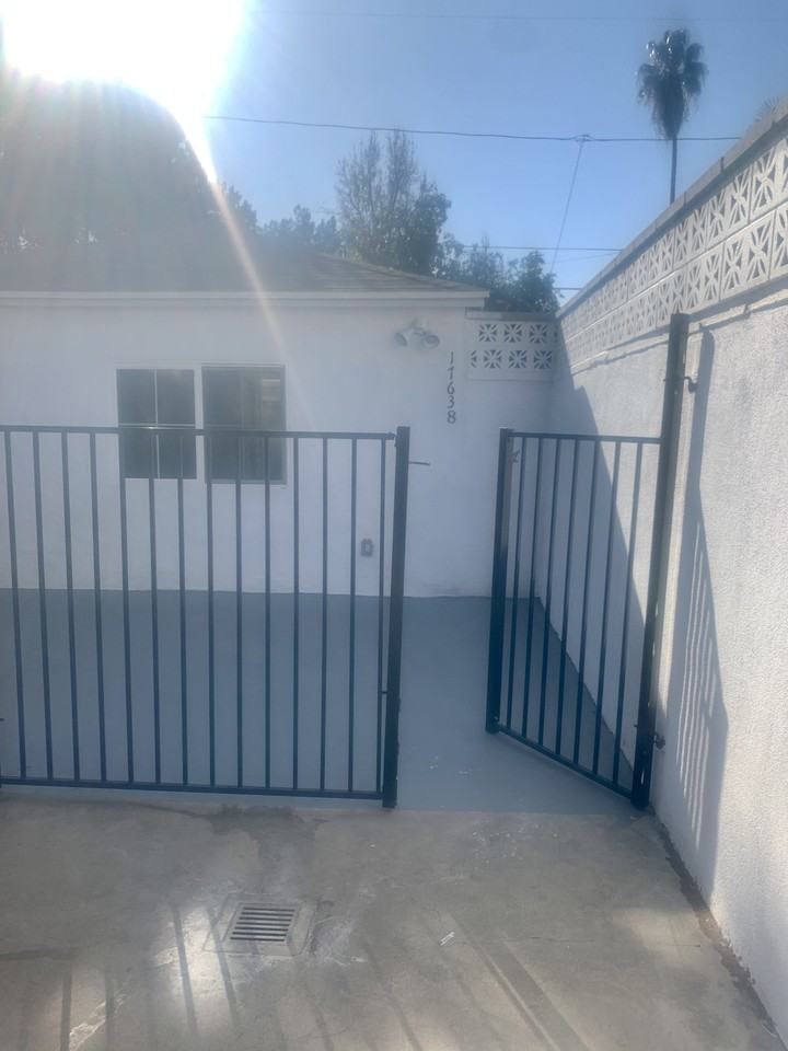 17638 Hamlin St #NA - Photo 3 of 17