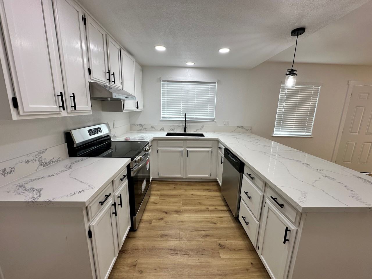 3309 Altos Ave - Photo 2 of 9