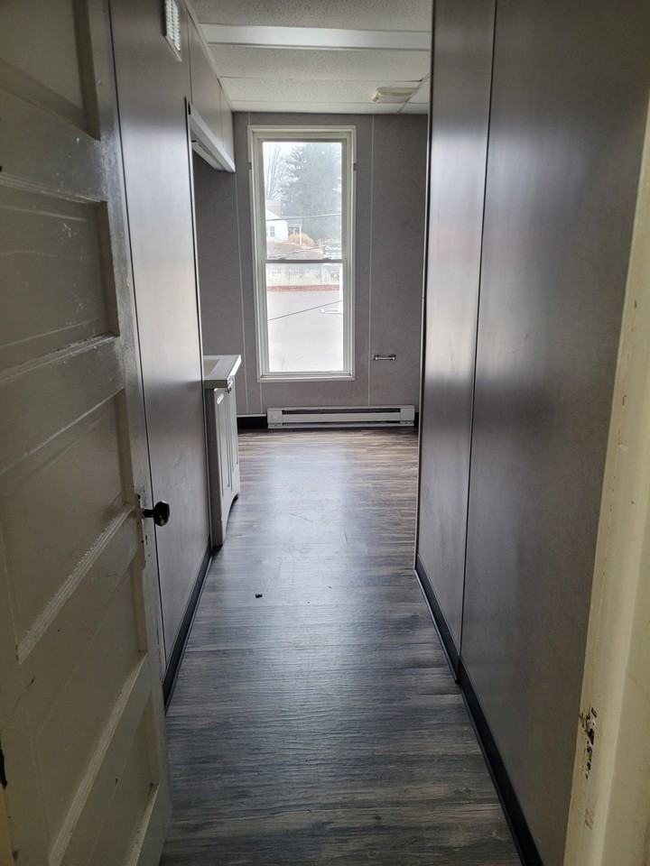 219 N Cedar St #B - Photo 2 of 12