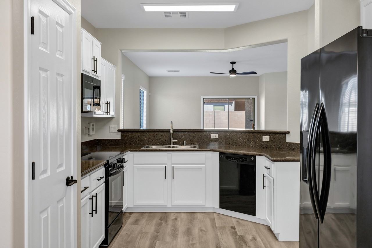 2408 W Tamarisk Ave #NA - Photo 3 of 15