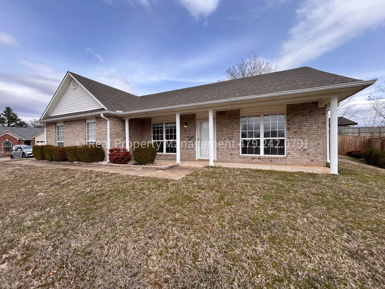 1662 Eastgate Cir - Photo 3 of 21