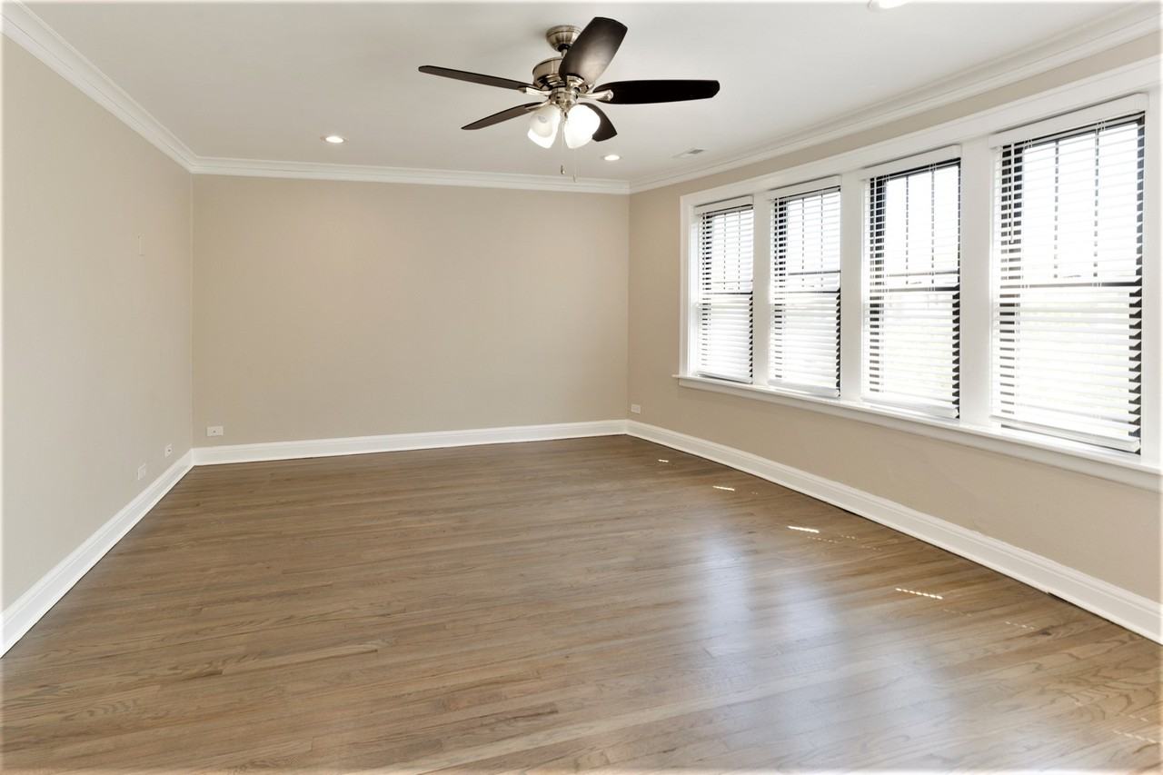 2238 N Sawyer Ave #1 - Photo 3 of 17