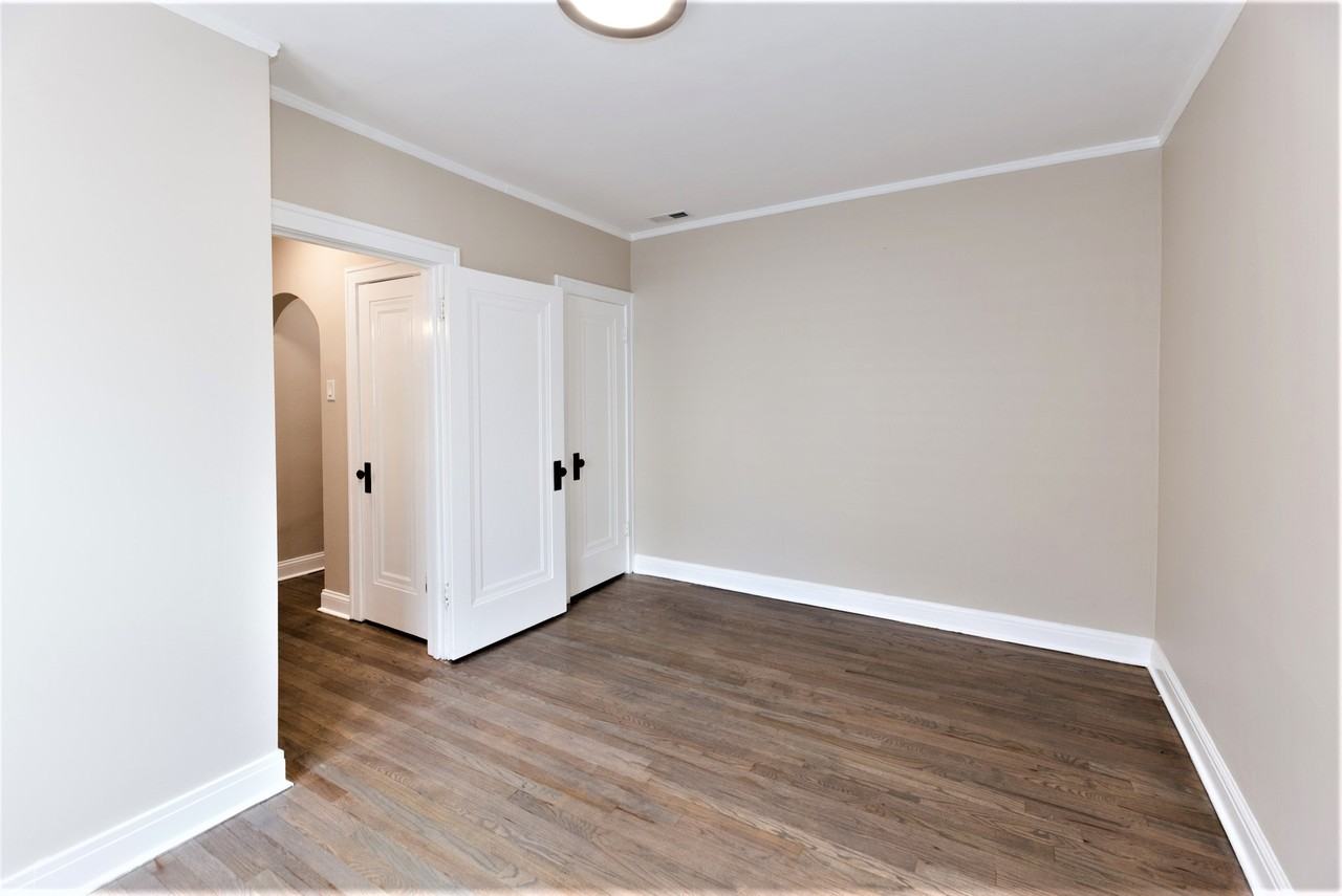 2238 N Sawyer Ave #1 - Photo 5 of 17