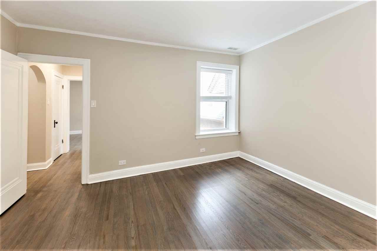 2238 N Sawyer Ave #1 - Photo 6 of 17