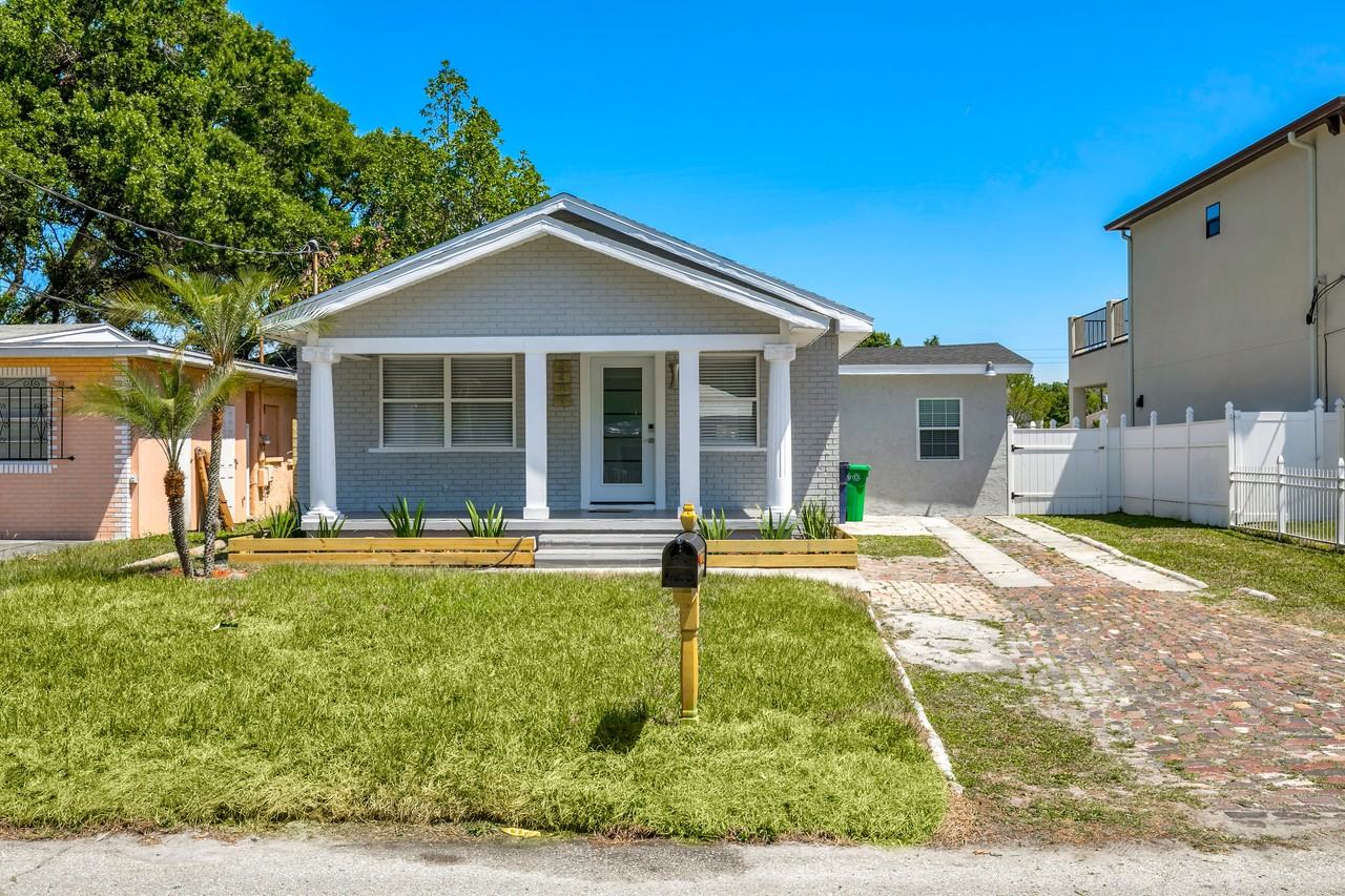 2419 W Carmen St #NA - Photo 5 of 37