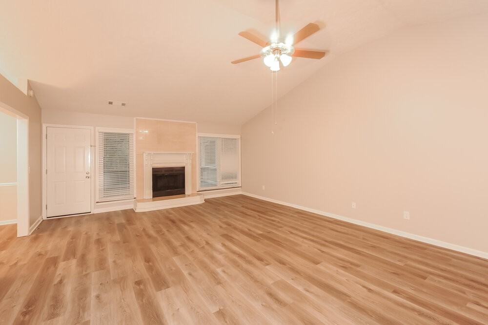 110 River Oaks Dr - Photo 3 of 16