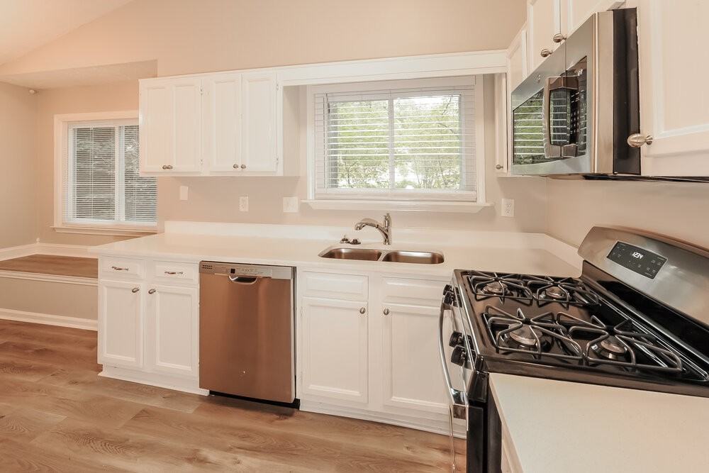 110 River Oaks Dr - Photo 7 of 16