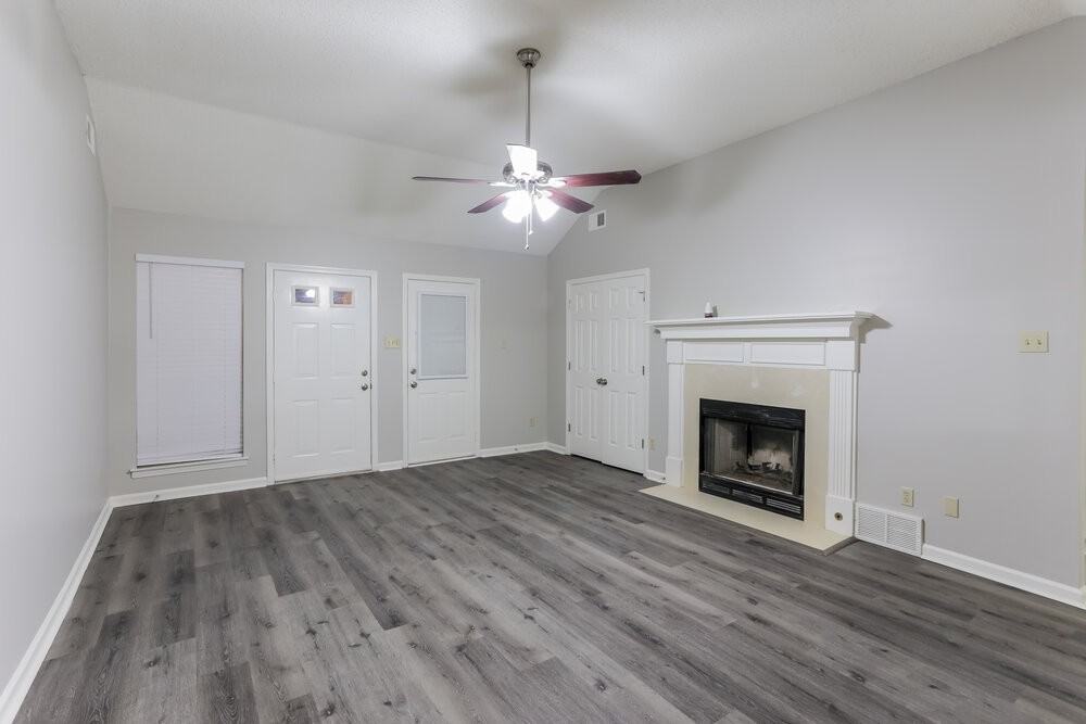 7007 Raleigh Lagrange Rd - Photo 3 of 15