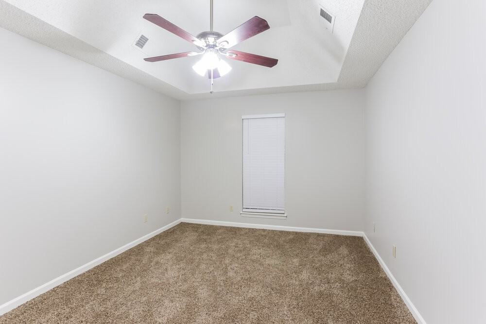 7007 Raleigh Lagrange Rd - Photo 7 of 15