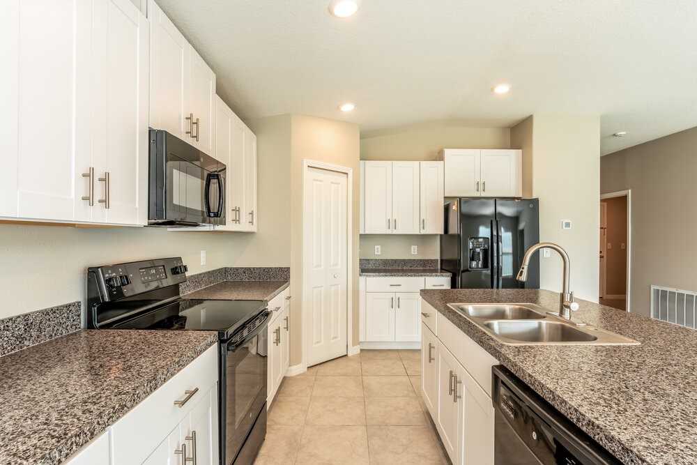 11205 Sage Canyon Dr - Photo 5 of 16