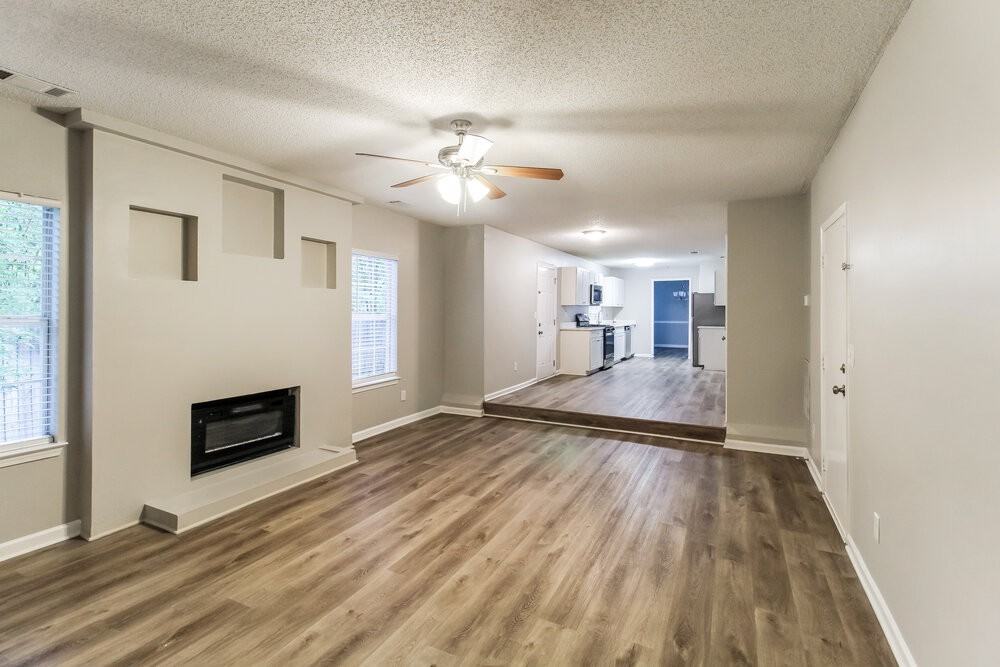 6261 Remington Park - Photo 4 of 17