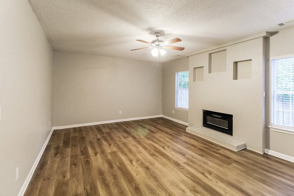 6261 Remington Park - Photo 5 of 17