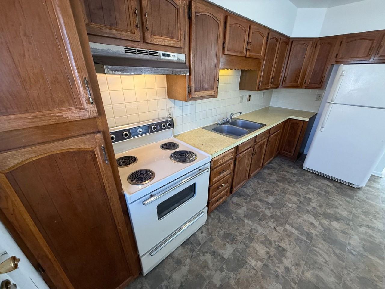 218 E Lincoln Ave - Photo 2 of 30