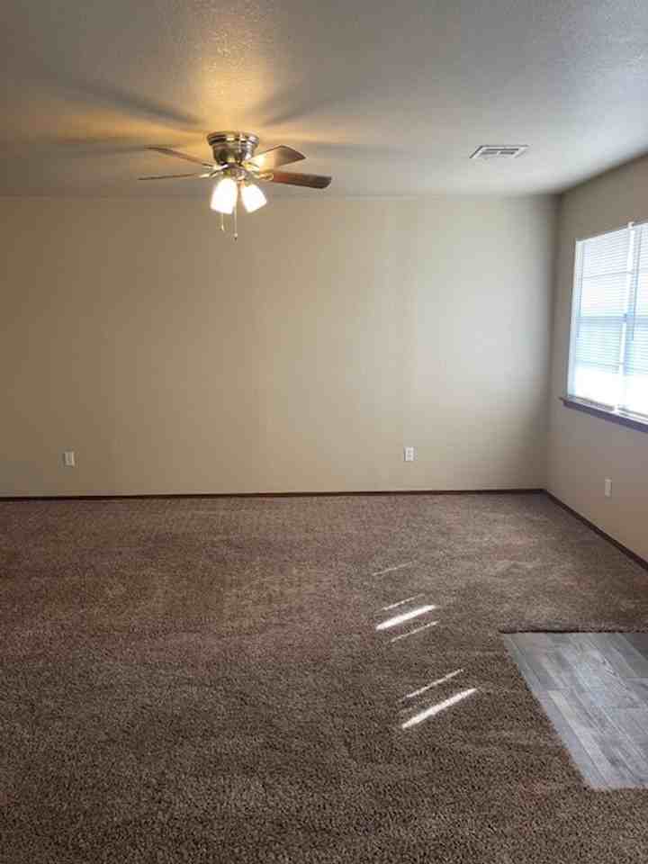 Savannah Townhouses - Photo 2 of 7