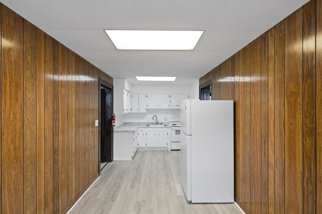 2 N Huron St - Photo 4 of 23