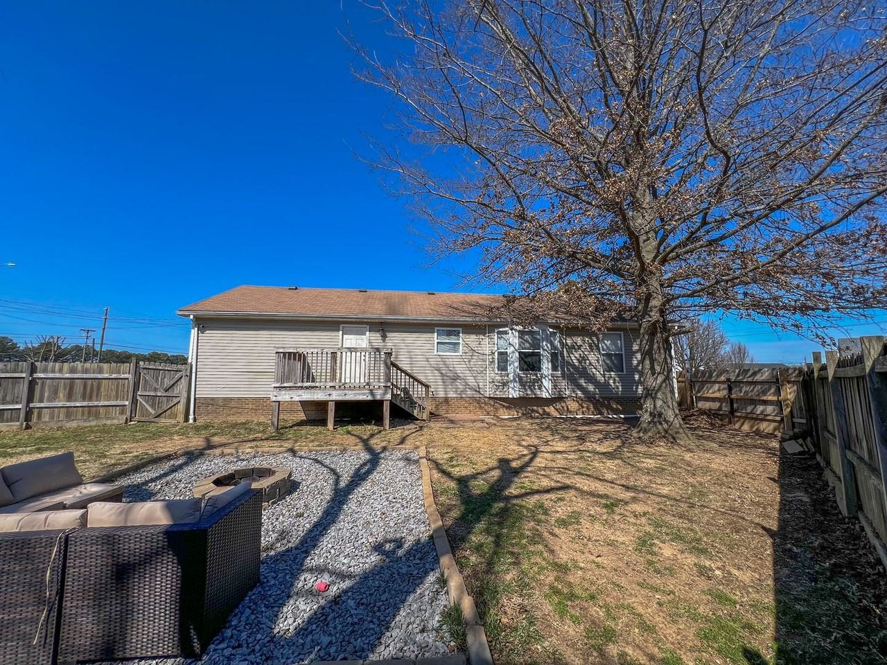 246 Waterford Dr - Photo 4 of 6