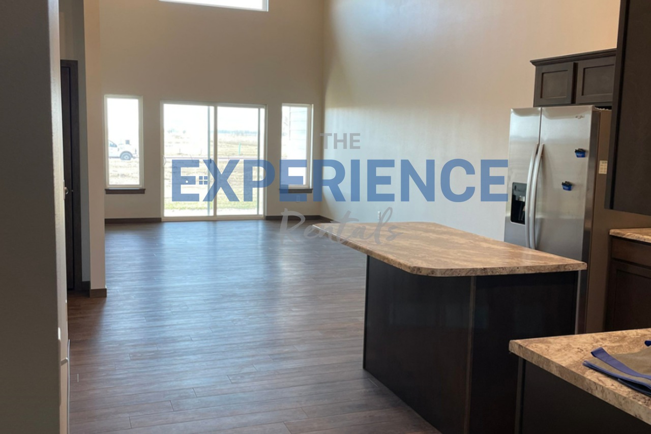 5413 S Huntwood Ave - Photo 2 of 12