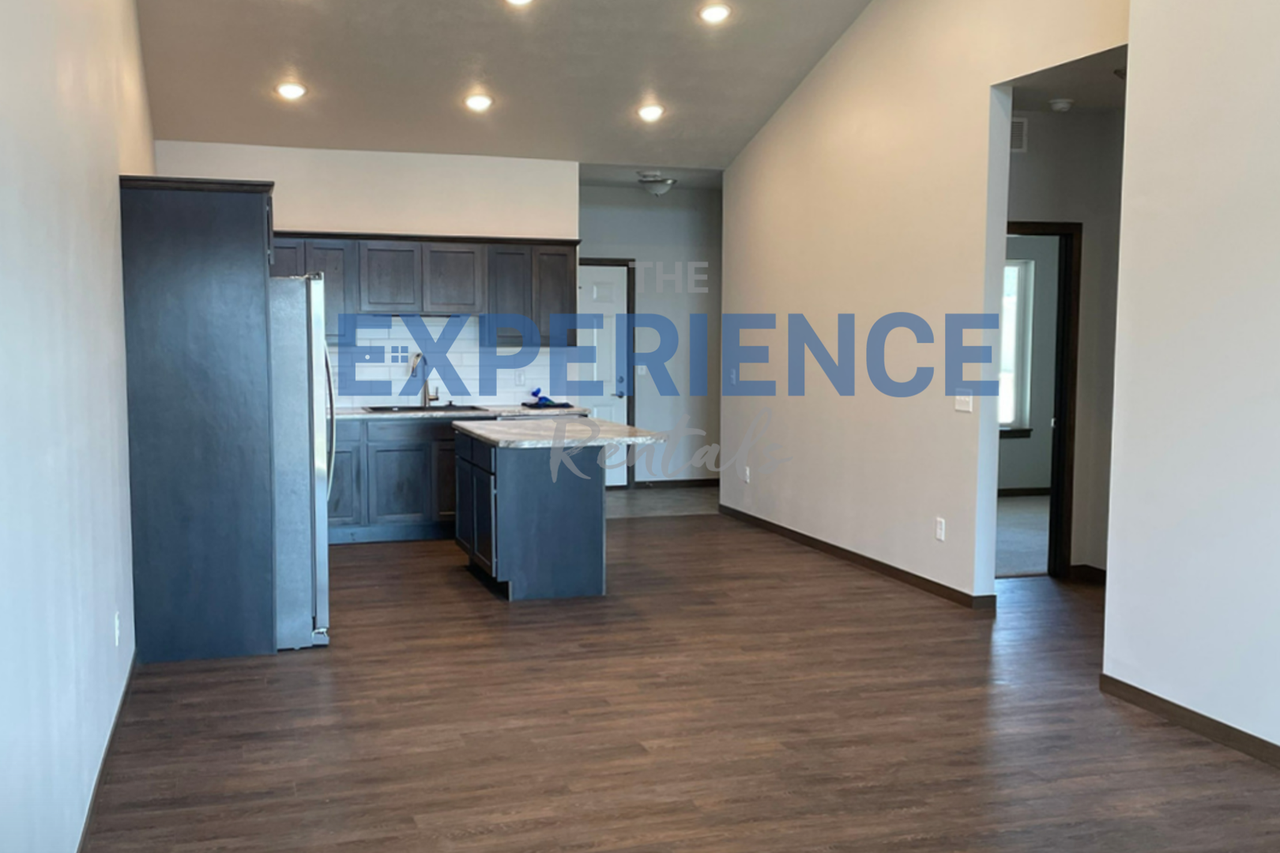 5413 S Huntwood Ave - Photo 3 of 12