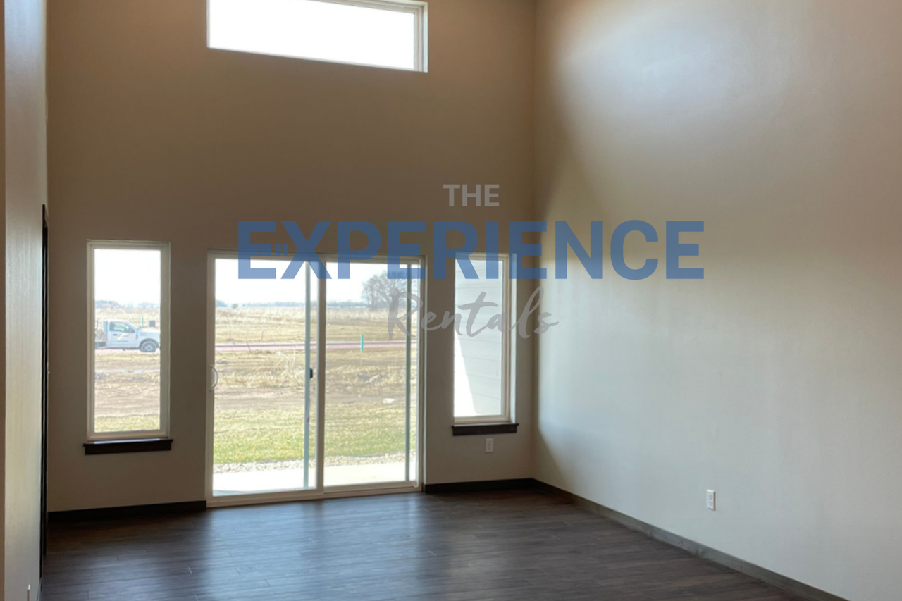 5413 S Huntwood Ave - Photo 4 of 12