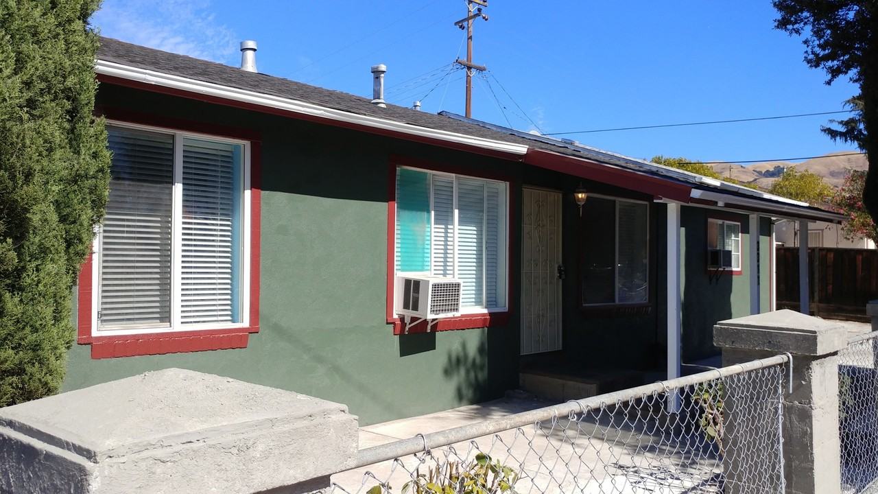 3311 Gawain Dr - Photo 2 of 50