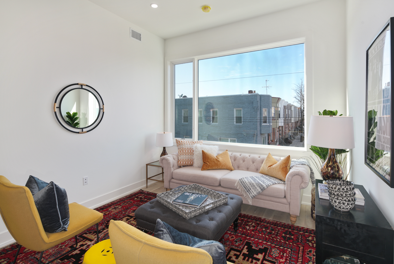 Stunning Apartment on Snyder Ave - Photo 7 of 21