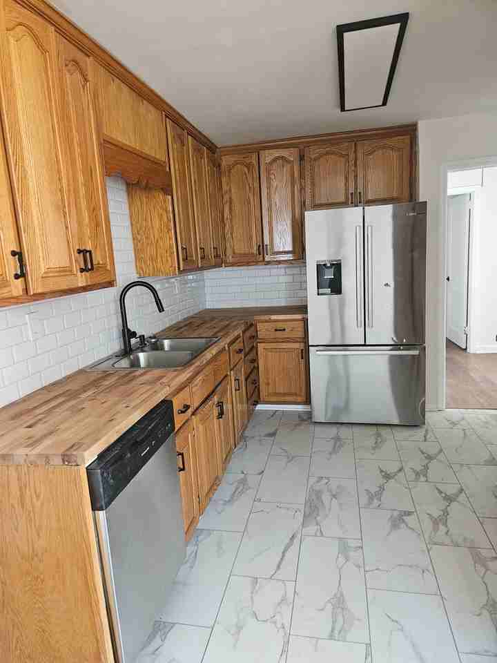 2057 Verbena St Nw - Photo 6 of 27