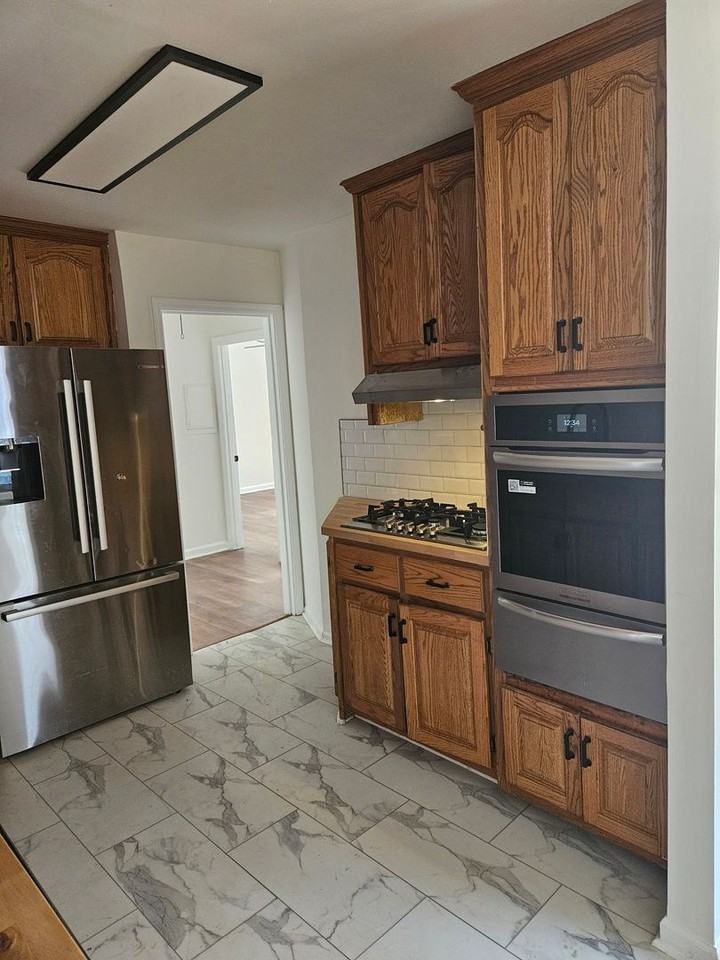 2057 Verbena St Nw - Photo 7 of 27