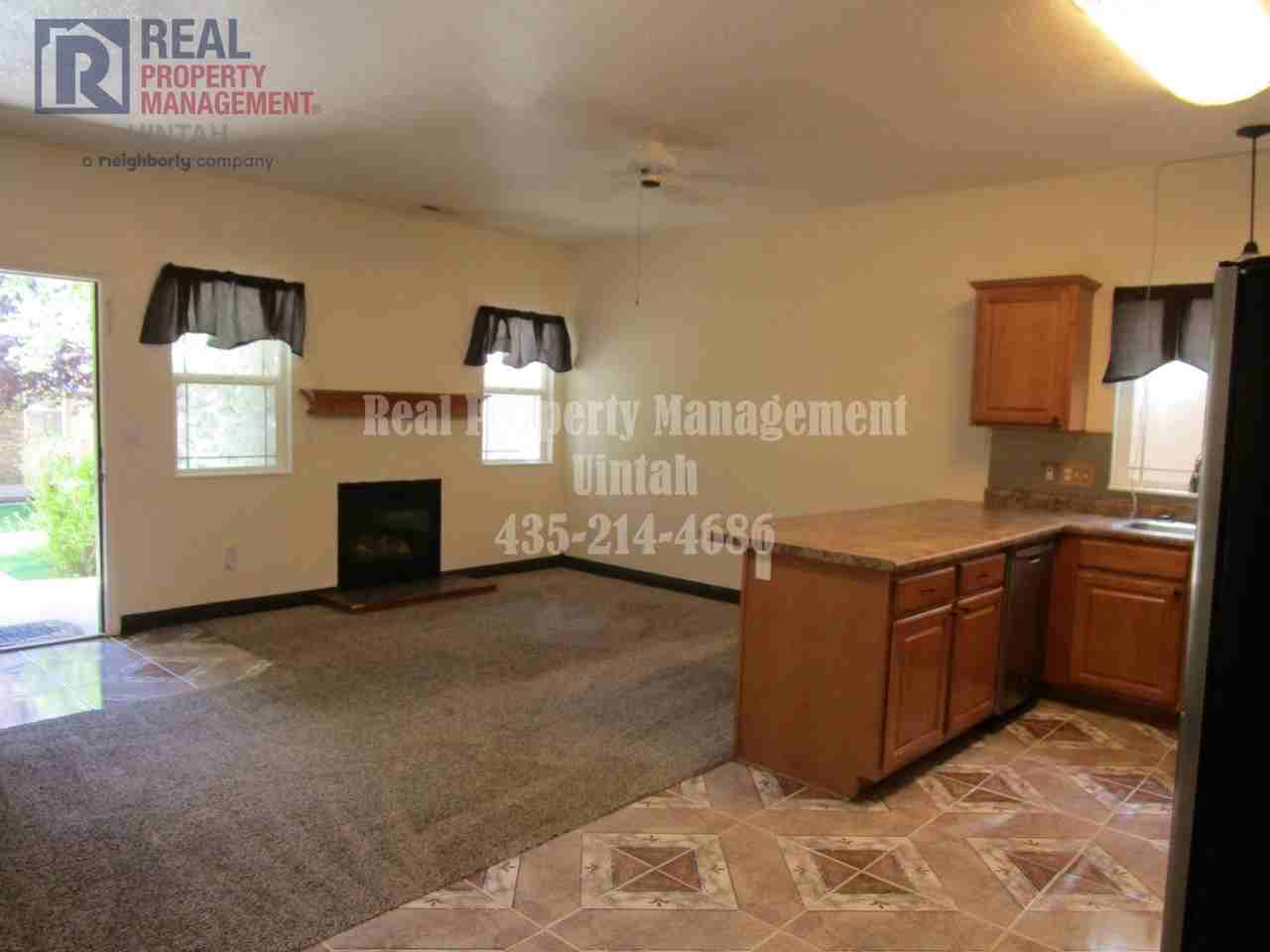 393 E 600 S #C - Photo 2 of 14