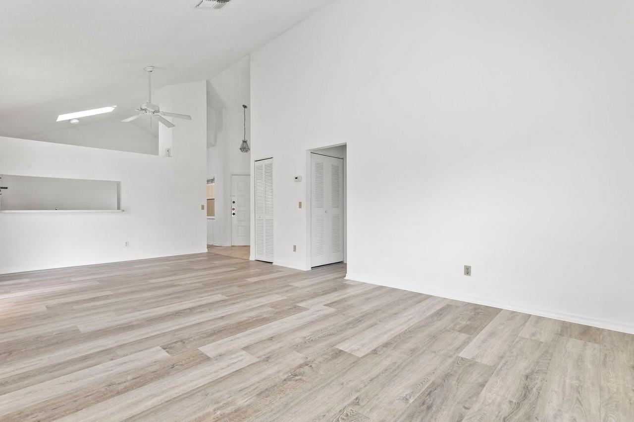 17038 Terraverde Cir - Photo 5 of 32